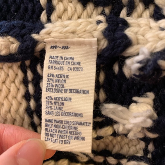 American Eagle | Chunky Navy and White Sweater - Picture 9 of 9